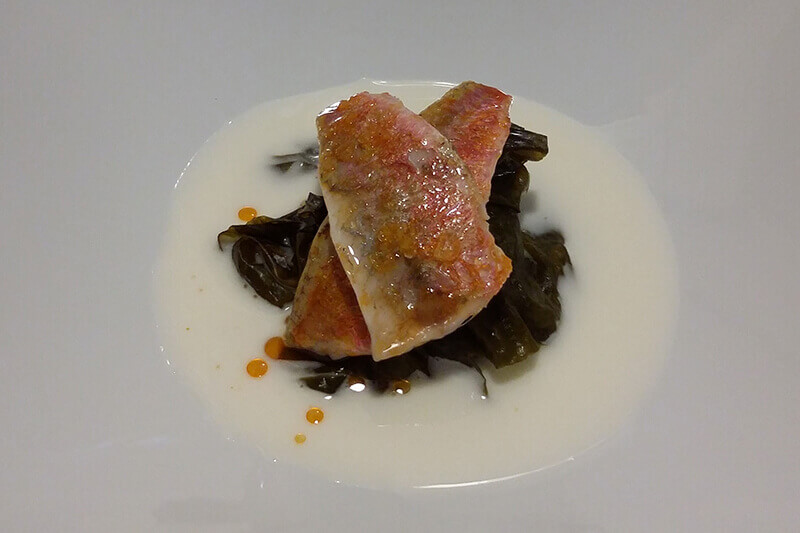 Receta de Salmonete con Algas Wakame y Ajoblanco Malagueño - www.coquinare.com - Dulces Recuerdos