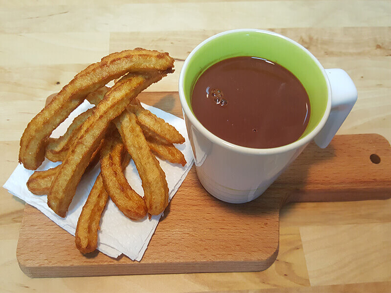 Receta fácil de Churros con Chocolate - www.coquinare.com - Dulces Recuerdos